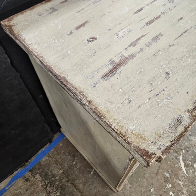 Mid 20th Century Large Hand Painted 3 Drawer Fluted Column Chest of Drawers For Sale - Image 16 of 18