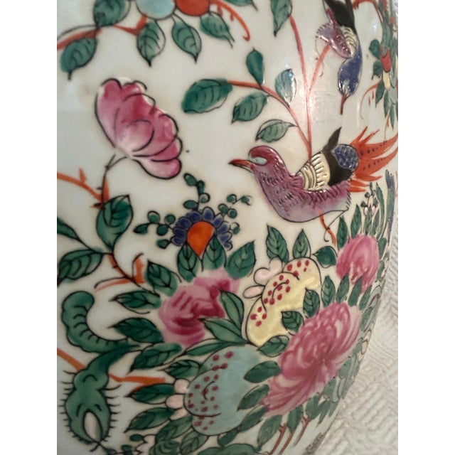 Vintage Chinese Famille Rose Chinoiserie Ginger Jar With Court Scene and Lid, 13.5 Inches - Republic to Mid Century Period For Sale - Image 9 of 13
