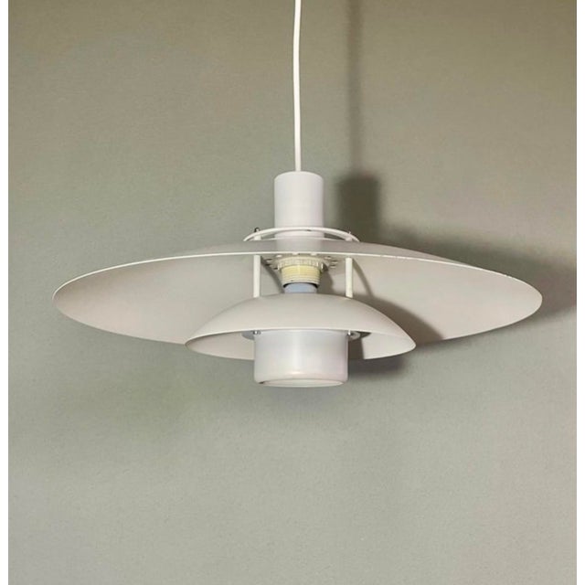 Mid-Century Modern Danish White Multi-Layered Pendant Light from Form-Light, Denmark, 1980s For Sale - Image 3 of 5