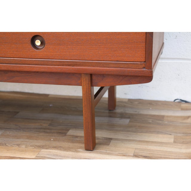 Mid-Century Modern 6-Drawer Walnut Dresser by United Furniture | Refinished Credenza, Circa 1960s For Sale - Image 13 of 18