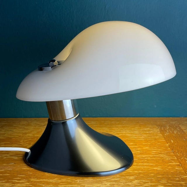 White Cobra Table Lamp attributed to Guzzini, Italy, 1960s For Sale - Image 8 of 13