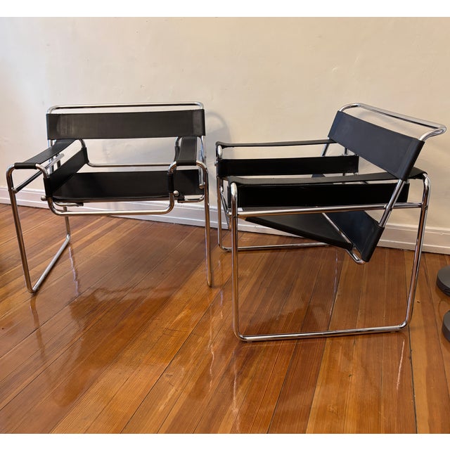 Wassily Chairs in Tubular Steel and Leather by Marcel Breuer, 1970s, Set of 2 For Sale - Image 6 of 7