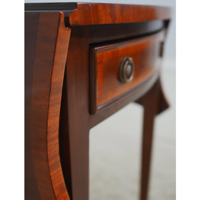 Brown Pair Banded Mahogany Dropleaf Pembroke Lamp Tables For Sale - Image 8 of 18