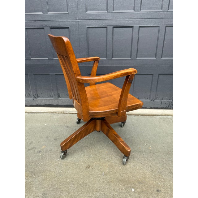 American Early 20th Century Wooden Banker’s Chair – Swivel Office Chair With Spring Tilt For Sale - Image 3 of 10