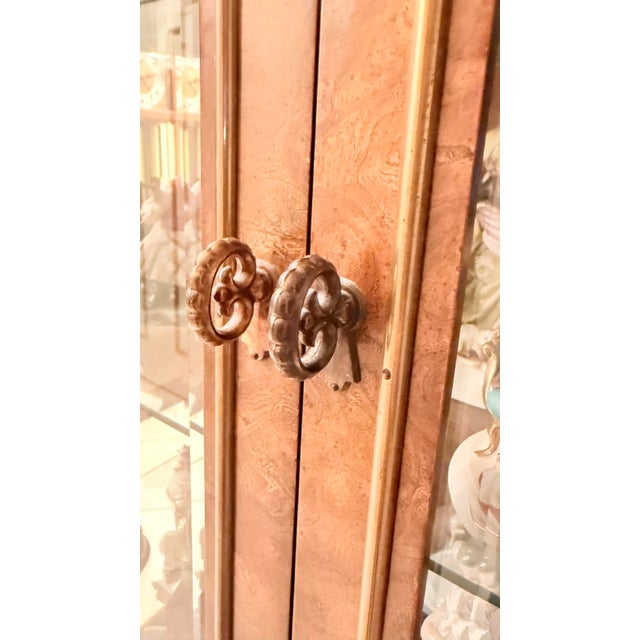 1970s Mastercraft Style Arched Burl Wood Brass Glass Lighted Display Curio Cabinet For Sale - Image 9 of 11