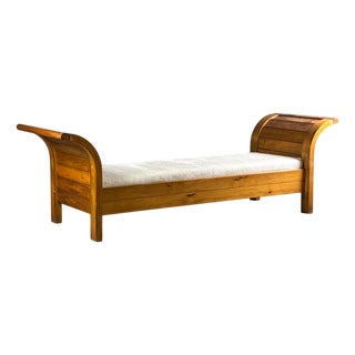 Mid-Century Modern Daybed in Sculpured Curved Wood, 1950s For Sale