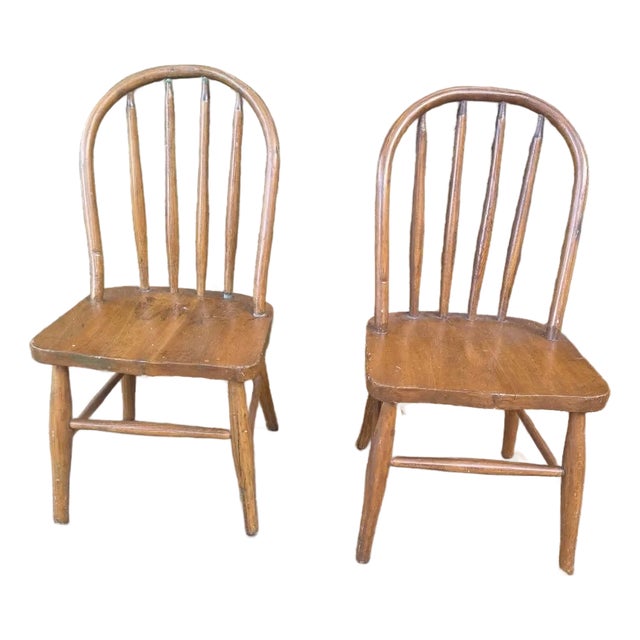 1960s Vintage Windsor Wooden Spindle Back Chairs – Pair For Sale