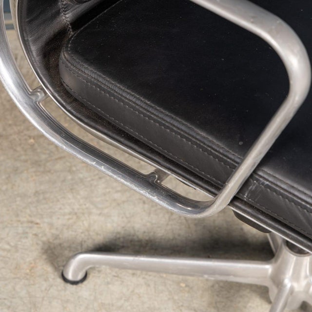 Vintage EA217 Chair in Black Leather by Charles & Ray Eames for ICF, 1969 For Sale - Image 12 of 18