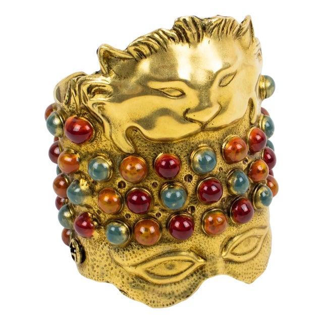 Gucci Carved Metal Bracelet and Ornament, gift box For Sale