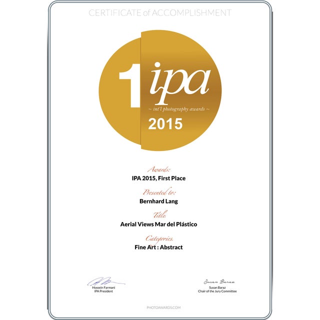 "AV_MarPlastico_002" Contemporary Limited Edition Fine Art Photograph Print by Bernhard Lang For Sale - Image 9 of 9