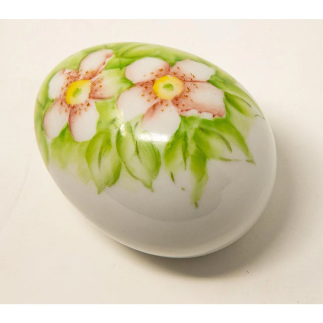 Mid 20th Century Ceramic Eggs with Floral Motif- Set of 2 For Sale - Image 10 of 13