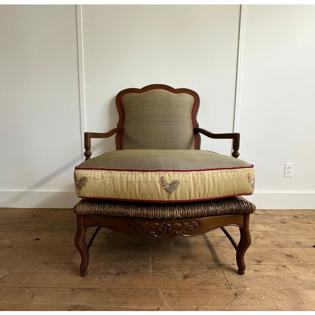 French Late 18th Century Pair of French Bergère Chairs With Matching Ottoman - Custom Silk Upholstery For Sale - Image 3 of 13