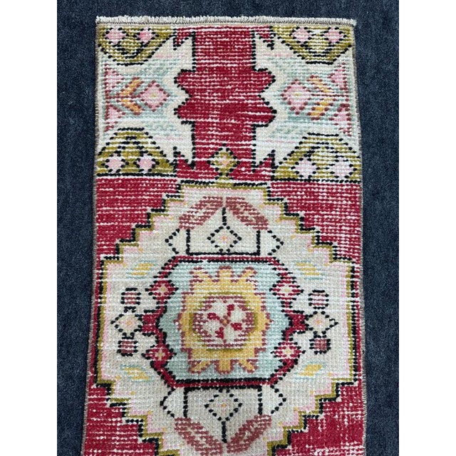 Turkish Yastik Rug 1'5" x 3'2" For Sale - Image 4 of 5