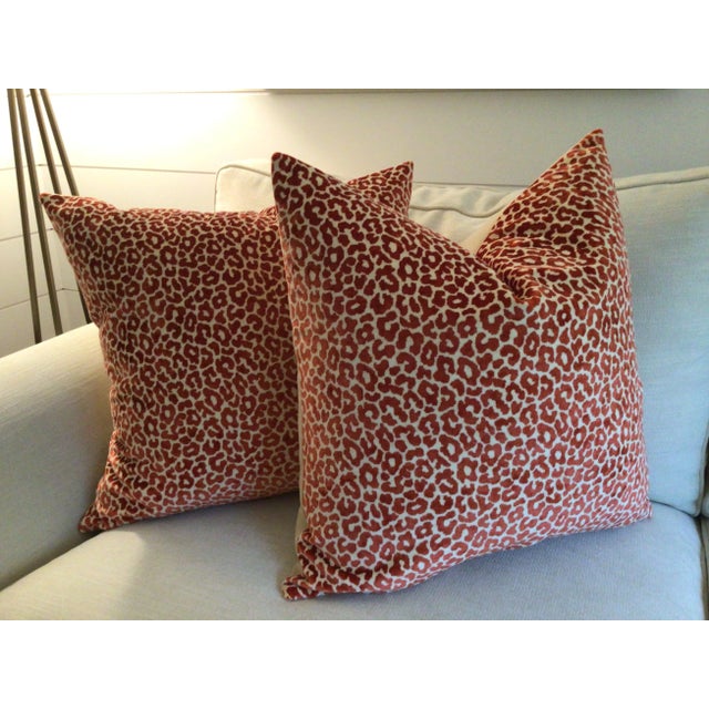 Schumacher Schumacher Timothy Corrigan Madeleine Velvet Pillows- a Pair For Sale - Image 4 of 7