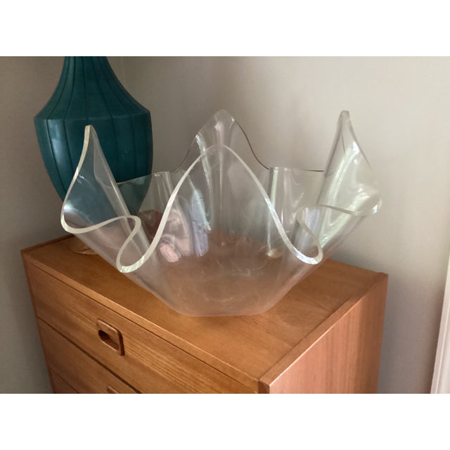 Contemporary 1970s Modern Acrylic Handkerchief Edge or Wavy Shape Bowl For Sale - Image 3 of 13