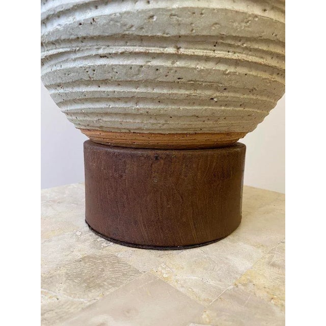 Vintage Bulbous Greige Pietra Decor Series Textured Terracotta Lamp by Bitossi for Raymor, Circa 1950s For Sale - Image 9 of 13