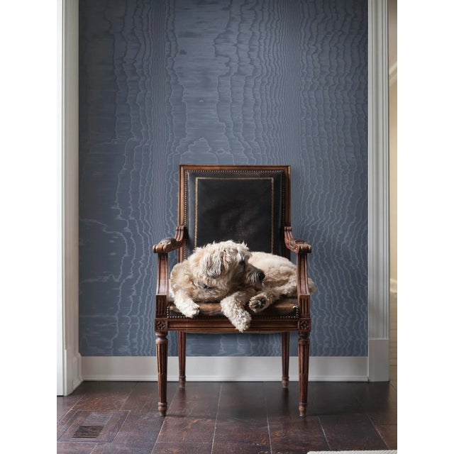 Schumacher Schumacher Moire Wallpaper in Noir For Sale - Image 4 of 5