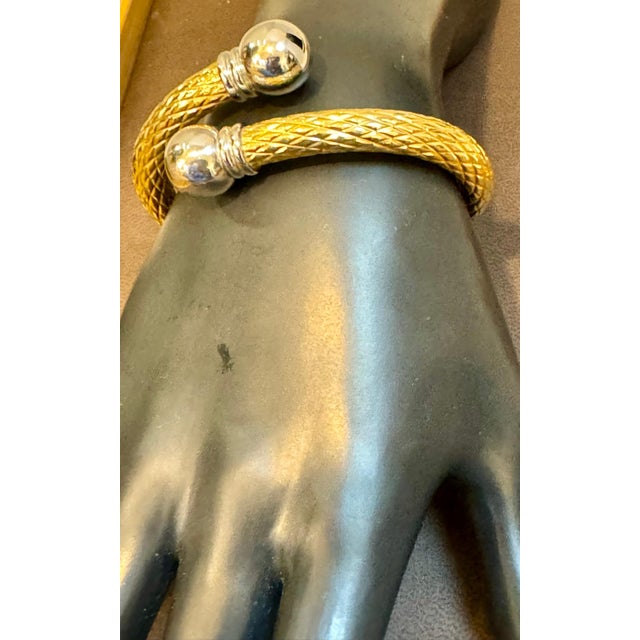 Vintage Two Tone Cuff Bangle Bracelet 18 Karat Solid Yellow & White Gold 24 Gram For Sale - Image 9 of 18