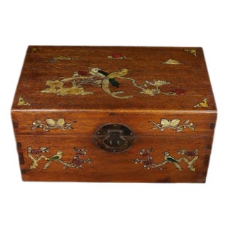 Huali Rosewood Box Inlaid With Mother-of-Pearl Bird & Floral Motif For Sale