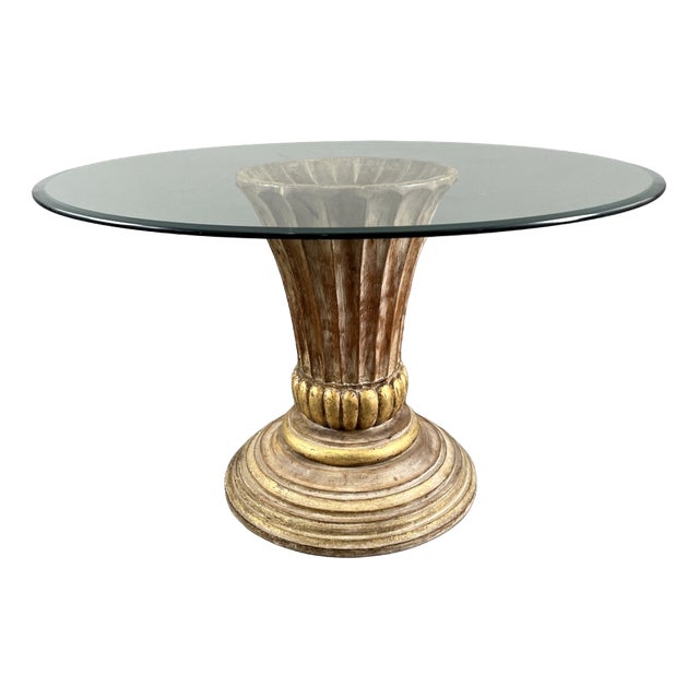 20th Century Table on Central Pedestal in Carved Wood For Sale