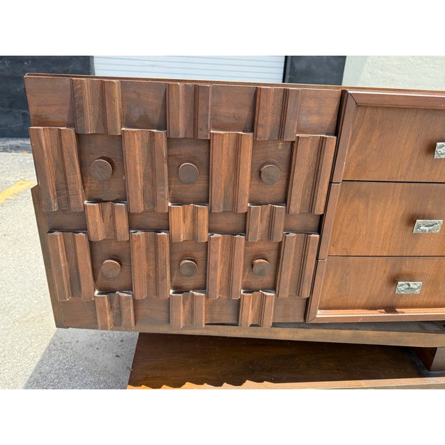 Mid Century Modern Canadian Architectural Long Chest Credenza Manner of Paul Evans For Sale - Image 10 of 15