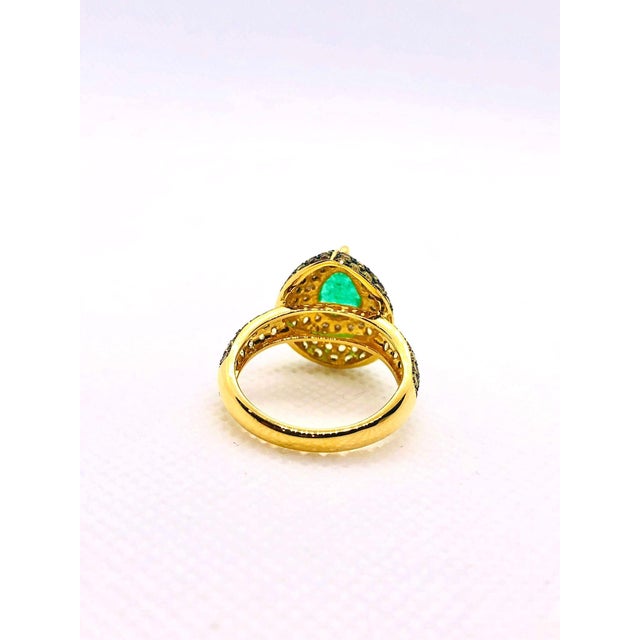 Late 20th Century Bochic "Orient" Vintage Emerald & Fancy Yellow Sapphire Ring Set In 18K Gold & Silver, Size 6.5 For Sale - Image 5 of 18