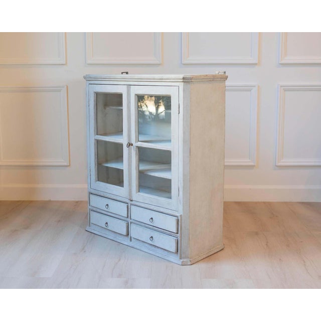 Light Gray 19th Century A hanging cabinet from Sweden with glass doors in grey For Sale - Image 8 of 8