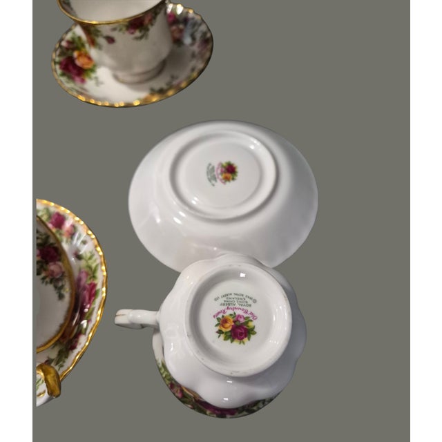 Vintage Royal Albert England Set of Four Old Country Rose Cups & Saucers - Set of 8 For Sale - Image 6 of 7