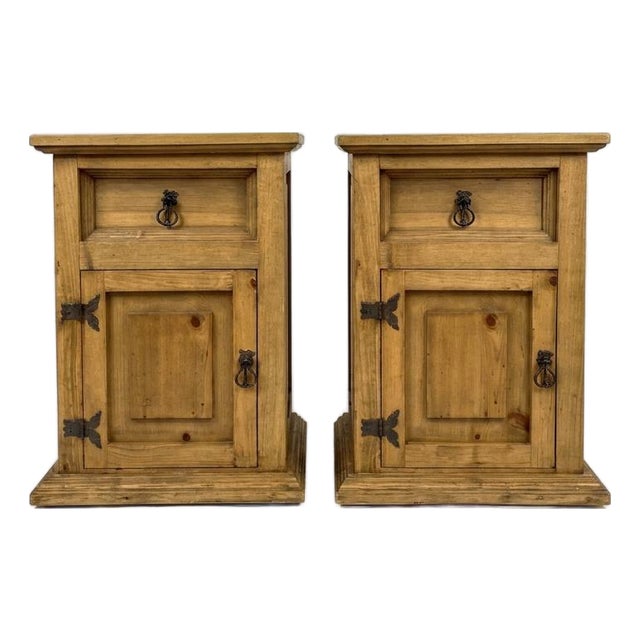 Vintage Southwestern Rustic Ponderosa Pine Nightstands– A Pair For Sale