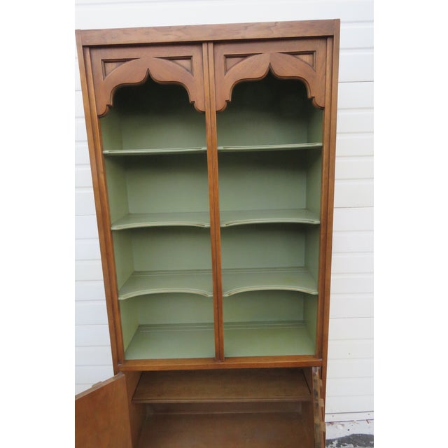 Mid 20th Century Drexel Esperanto Collection Shelving Display Cabinet Bookshelf 6202 For Sale - Image 10 of 18