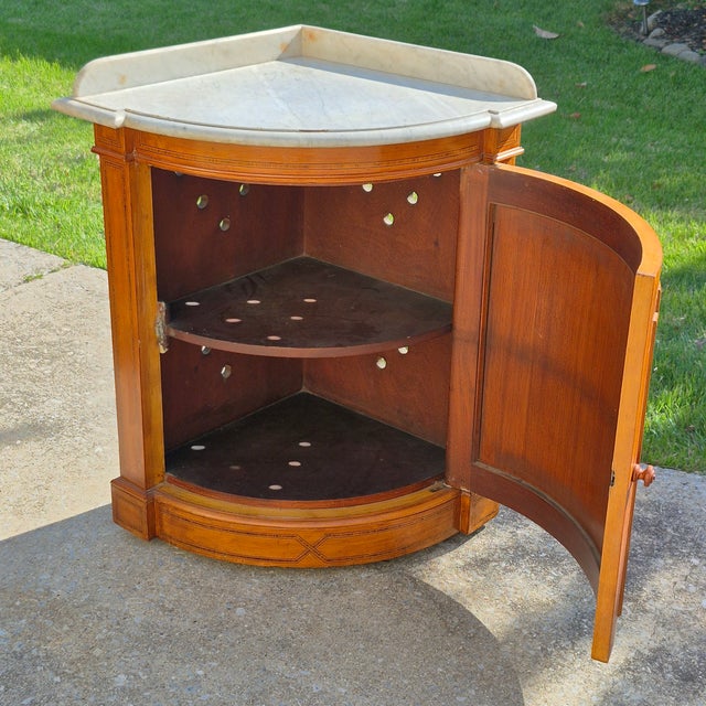 English C. 1880 English Marble Top Satinwood Inlaid Corner Bowfront Washstand Cabinet For Sale - Image 3 of 10