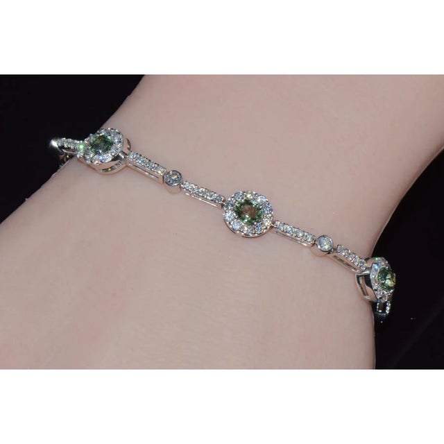Certified Natural 6.74cts vs F Diamond Green Sapphire 18k Solid Gold Tennis Stacking Bracelet For Sale - Image 4 of 12