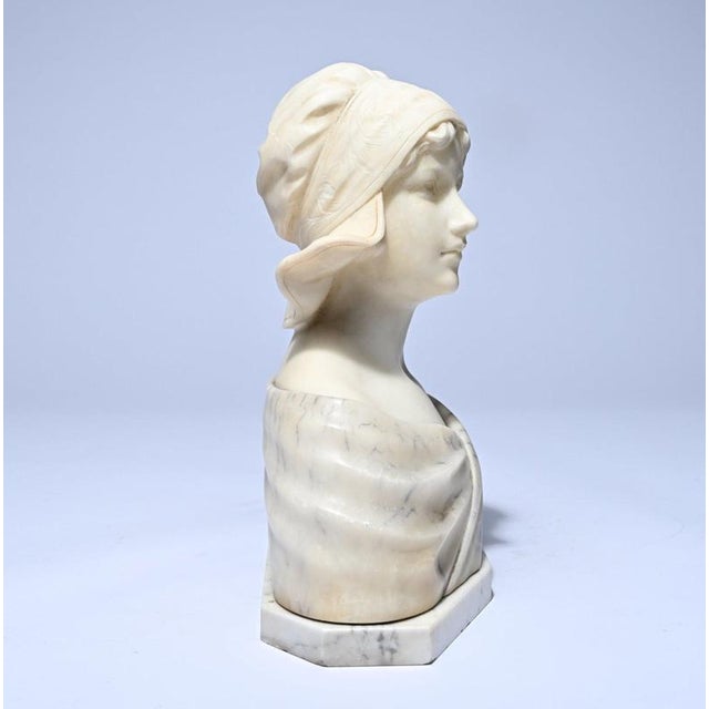 2000 - 2009 Gustave van Vaerenbergh, Bust of a Young Girl, Marble For Sale - Image 5 of 8