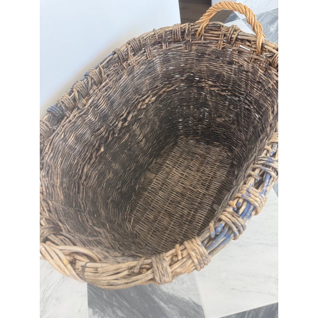 Early 20th Century Large ,French , 20 Century Wicker Grape Harvesting Basket With Handles For Sale - Image 5 of 6