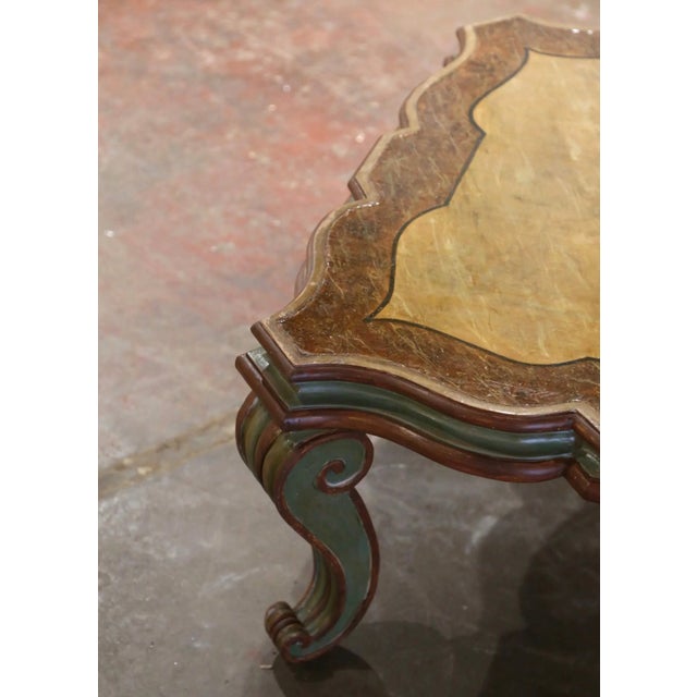 French Early 20th Century Italian Louis XV Painted and Giltwood Coffee Table For Sale - Image 3 of 7