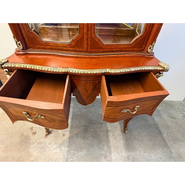 Mid 19th Century French Louis XV Style Ormolu-Mounted Walnut/Rosewood Vitrine Cabinet For Sale - Image 15 of 17