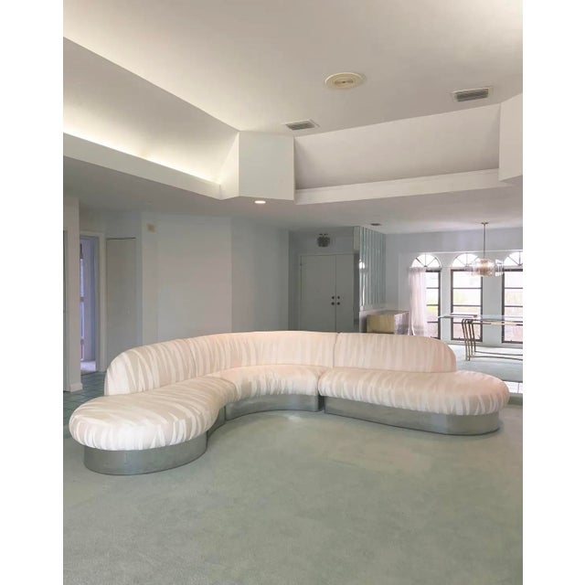 Milo Baughman for Thayer Coggin Vintage 1960s Serpentine Sectional Sofa With Chrome Base | by Milo Baughman for Thayer Coggin For Sale - Image 4 of 15
