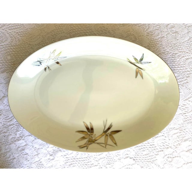 Early 21st Century DeVille “Matrimony” Japan Fine China Serving Set of 5 Pieces Platinum