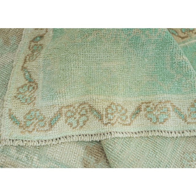 Turkish Vintage Rug 4'7" x 8' #20784 For Sale In Houston - Image 6 of 8