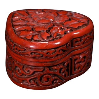 Vintage Chinese Carved Cinnabar Lacquer Jewelry Box With Floral Motif For Sale