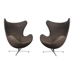 Pair of 1960s Arne Jacobsen Egg Chairs for Fritz Hansen