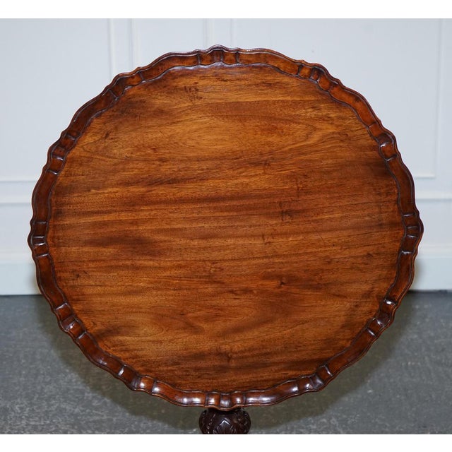 Hardwood Large Pie Crust Tilt Top Side Wine Plant Lamp Table, 1920s For Sale - Image 6 of 18