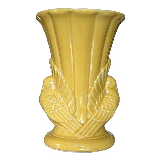 Vintage 1940s Shawnee Usa Pottery Yellow Fluted Double Dove Vase For Sale