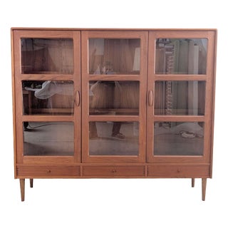Mid-Century Modern Teak Display Cabinet from Dyrlund, Denmark, 1960s For Sale
