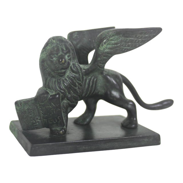 Mid 20th Century Small Bronze Lion of San Marco Venice Italian Sculpture Grand Tour Souvenir Paperweight With Verdigris Patina For Sale