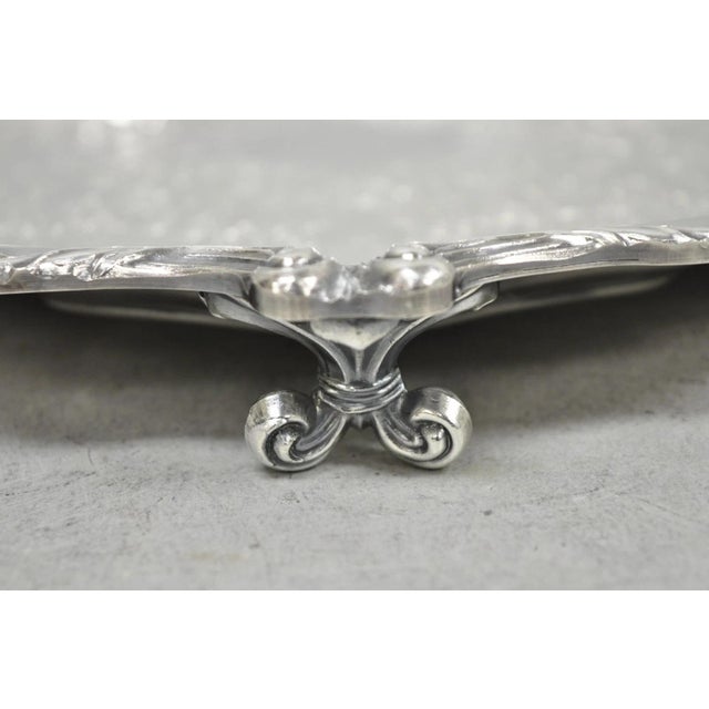 Victorian Mid 20th Century "La Reine" by Wallace Round Scalloped Footed Silver Plated Serving Platter Tray For Sale - Image 3 of 11