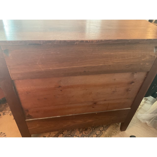 1840s Hardwood Chest of Drawers. American Empire Period. S-Shaped Scroll Pillars. Handcarved Fruit and Leaf Wooden Pulls. For Sale - Image 4 of 15