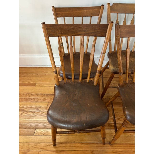 Ethan Allen Antique Rustic Arrowback Windsor Dining Chairs Single Plank - A Set of Six For Sale - Image 4 of 12