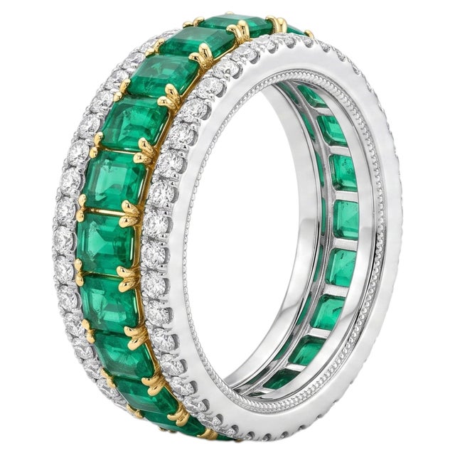 Modern Natural Emerald & Diamond Ring in 14k Gold For Sale - Image 3 of 8