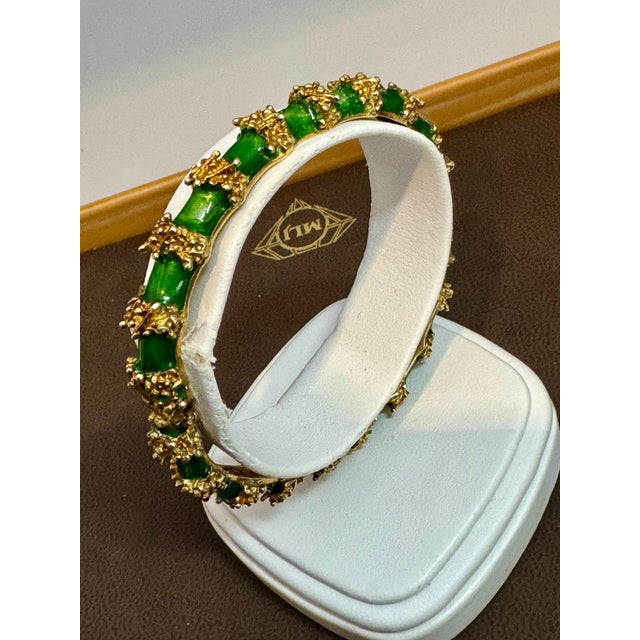 Op Art Enamel Bangle / Bracelet pair one White one Green in 18 Kt Yellow Gold 75 gm For Sale - Image 3 of 18